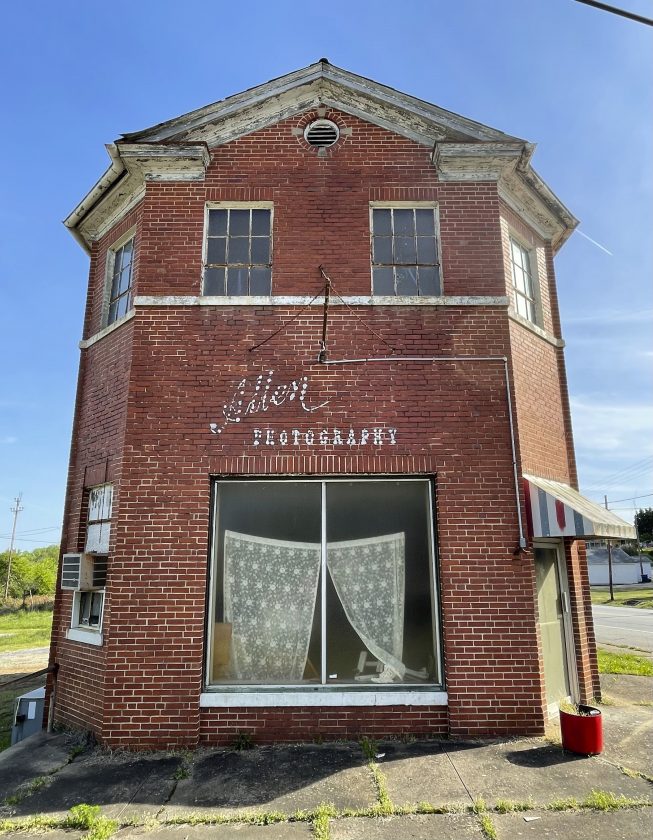 Sisters tackle turning centuryold building into coffee spot News